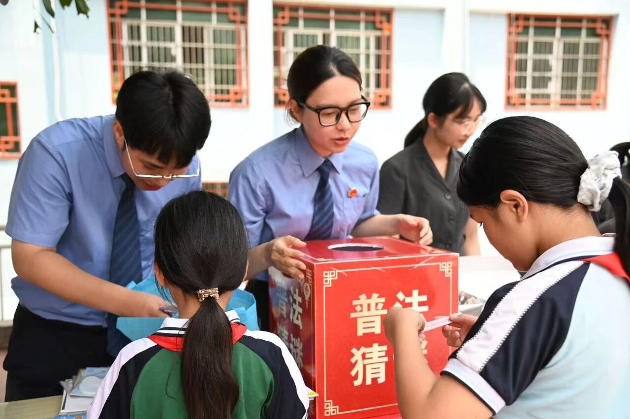 “检爱四十载 携手向未来”｜大新县检察院开展未检普法宣传系列活动